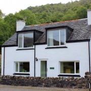 Arivonie - Lochside Cottage, Glencoe self catering.
